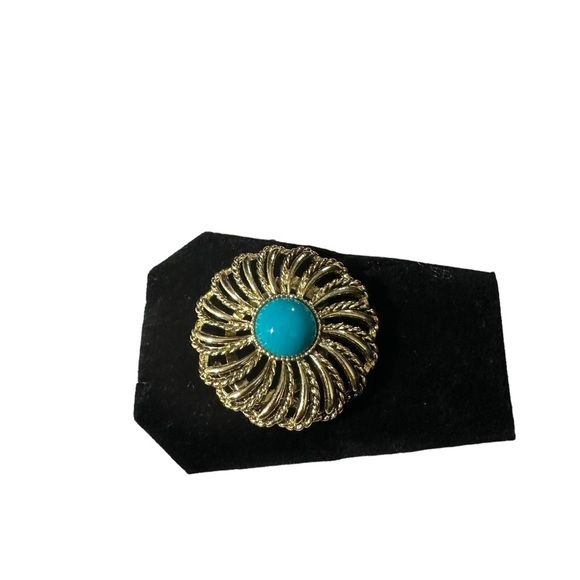 50mm Substantial Gold Tone Domed Wreath Flower Faux Turquoise Bead Brooch Pin - Picture 3 of 7